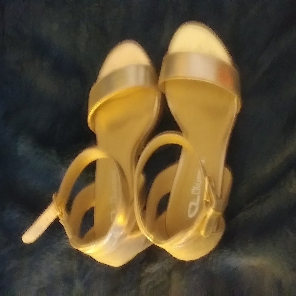 3" GOLDEN PLATFORMS CHINESE LAUNDRY SZ 8 NEW